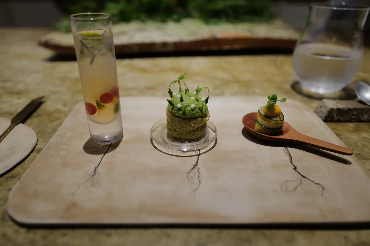 フレンチレストラン、「アントル ヌー(entre nous)」の店内