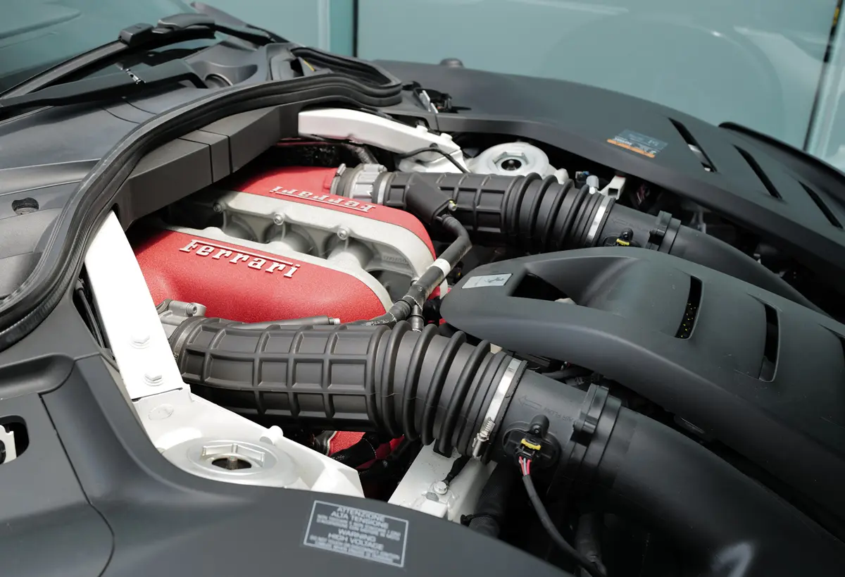 フェラーリ プロサングエのV12エンジン