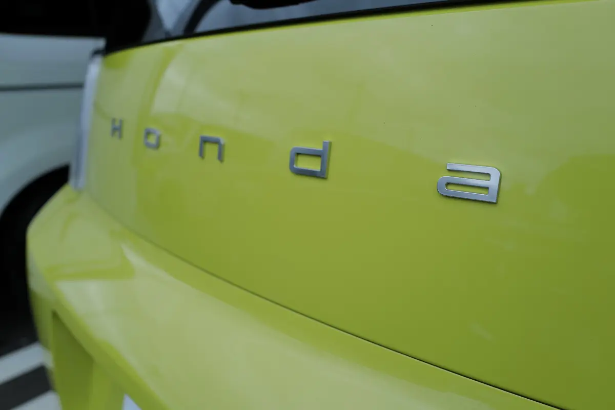 ホンダ SuperONEのエクステリア〜リアハッチとエンブレム