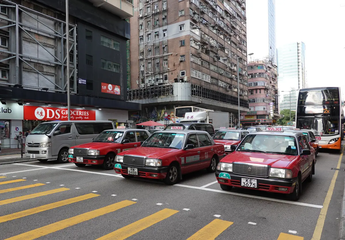 香港を走るタクシー