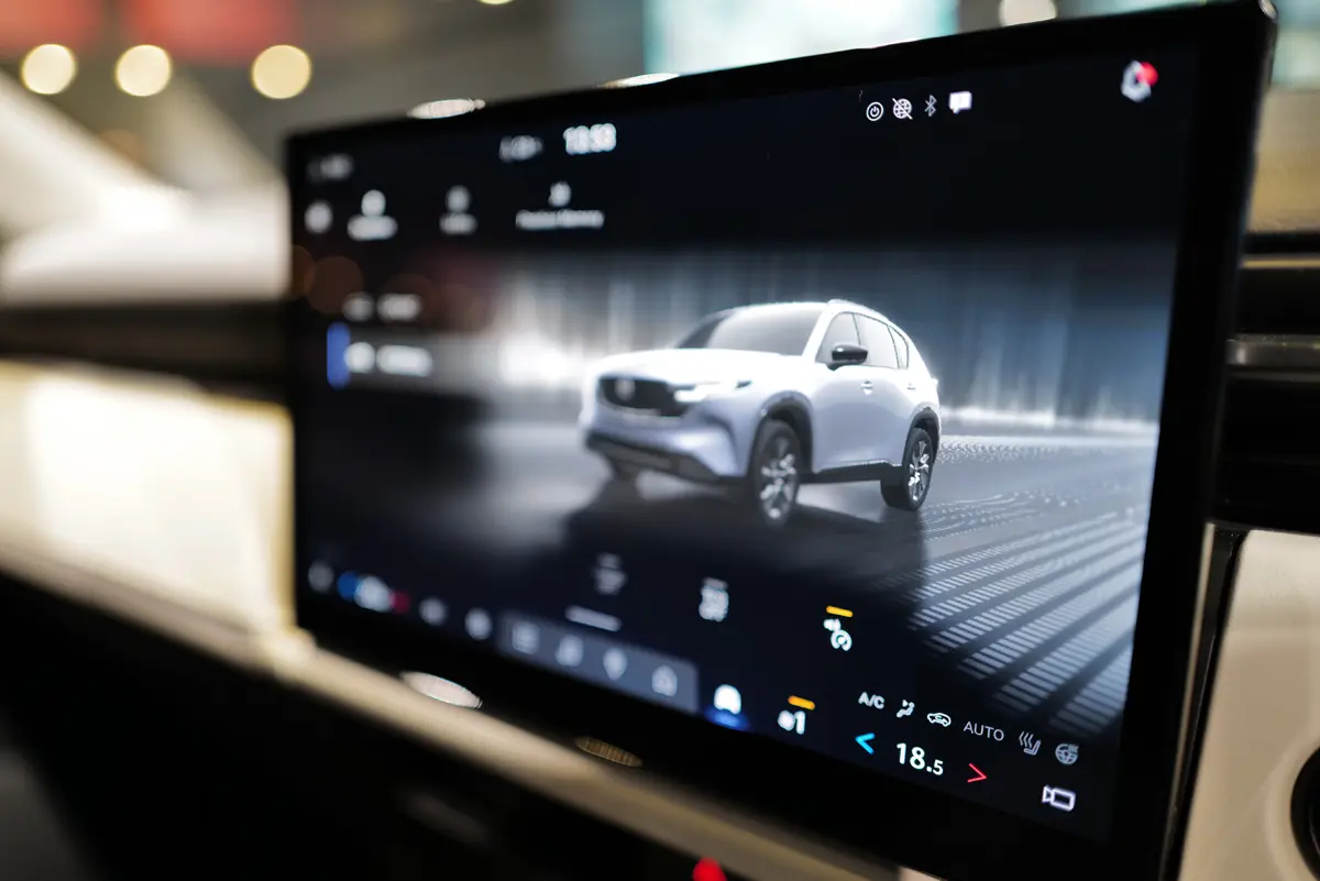新型マツダCX-5(グレー)のエクステリア〜