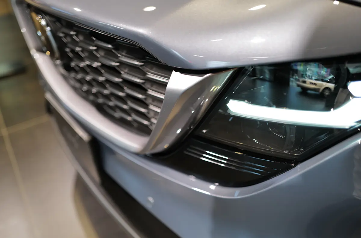 新型マツダCX-5(グレー)のエクステリア〜フロントグリル