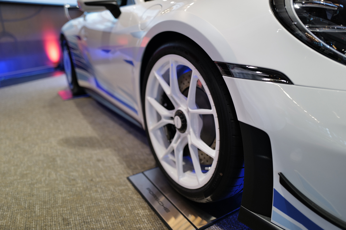 ポルシェが911と718の上位モデルに走行停止警告と追加でのリコール届け出。やはり「センターロックホイール」は難しいのか・・・。