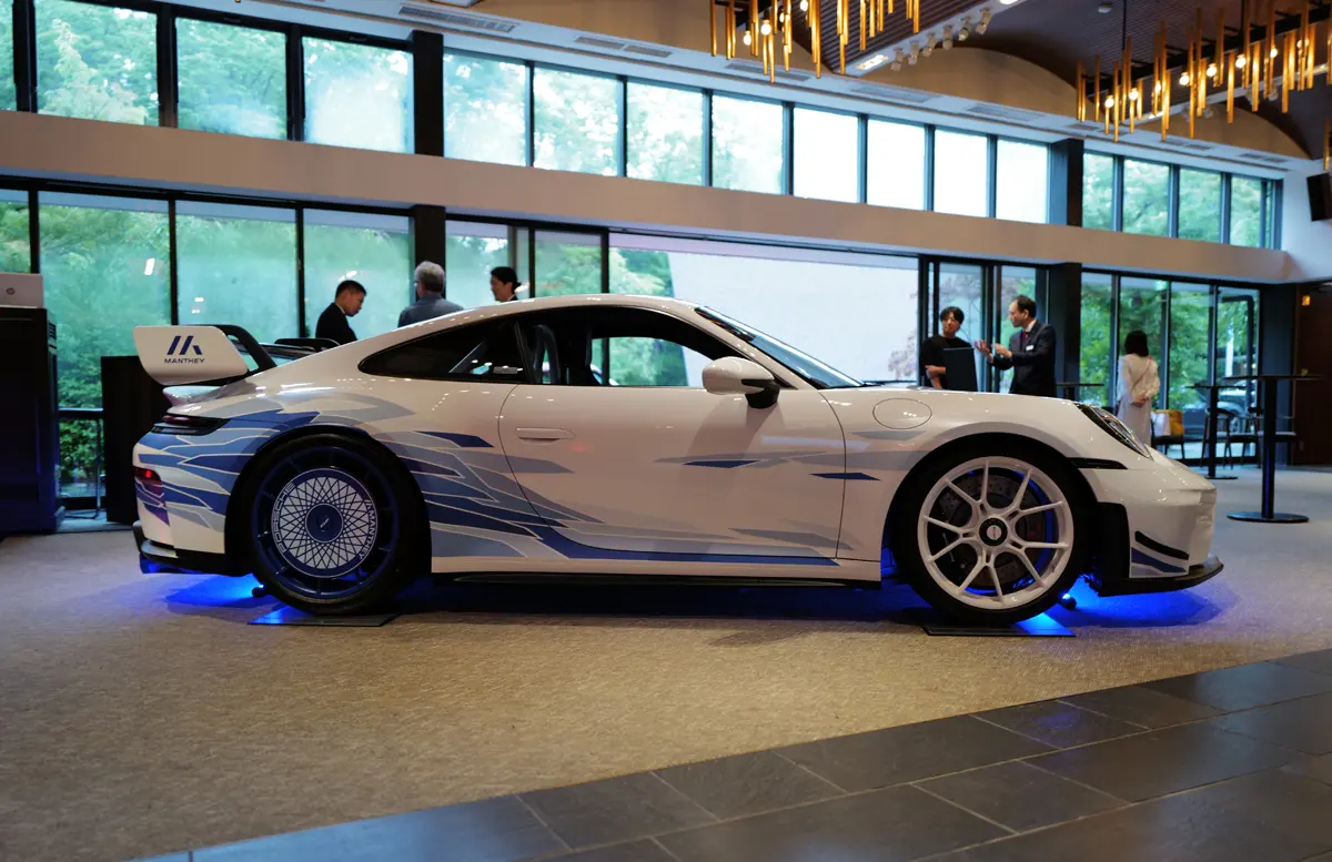 911 GT3 アルティザンエディションのエクステリア〜サイド