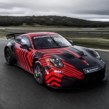 ポルシェ911 GT4 RSのフロント（静止）