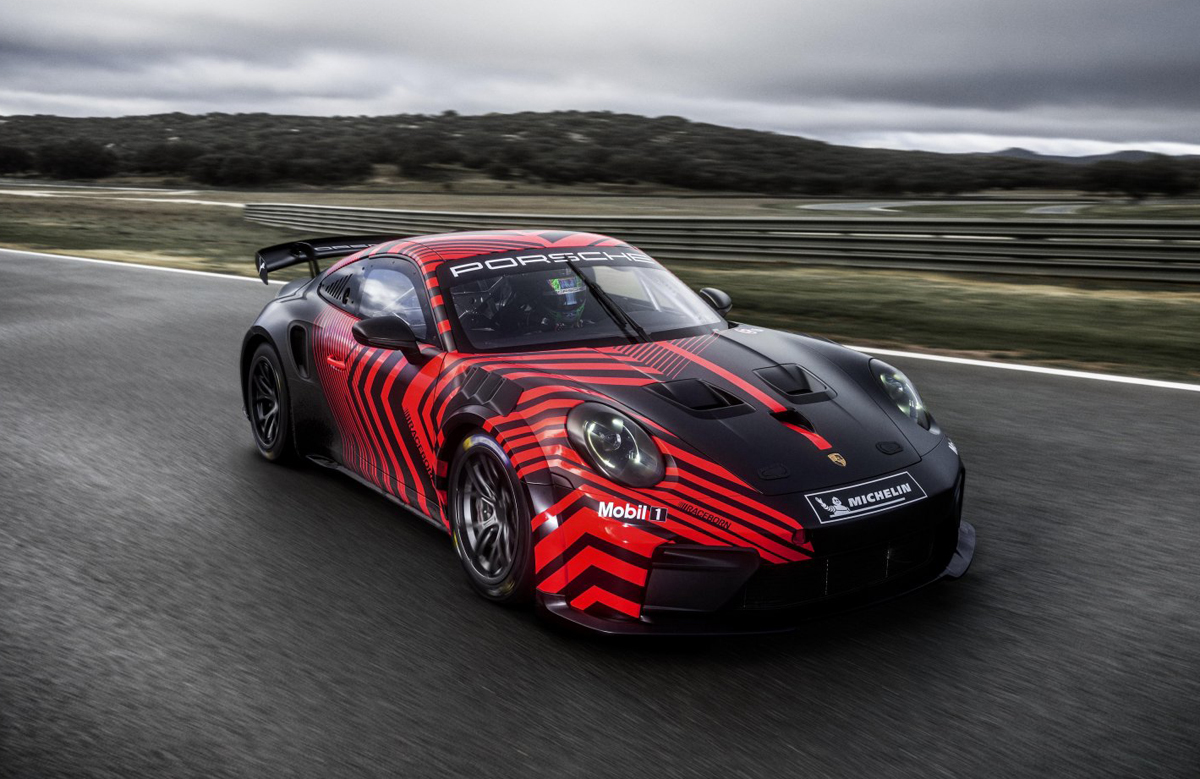 ポルシェ911 GT4 RSのフロント（静止）