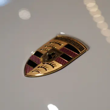 ポルシェのエンブレム