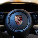 ポルシェ カイエン エレクトリックのステアリングホイール