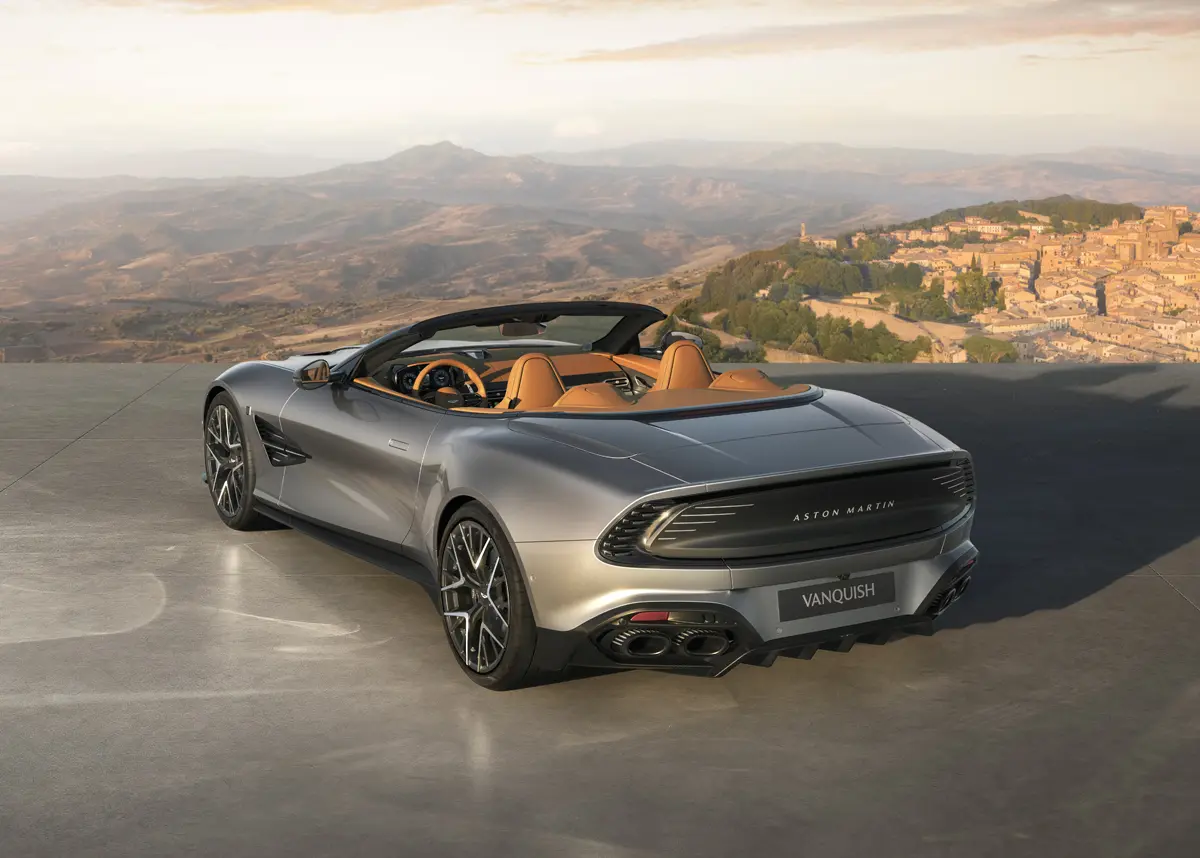 アストンマーティンの限定車「ヴァンキッシュ25」のリア（ヴォランテ）