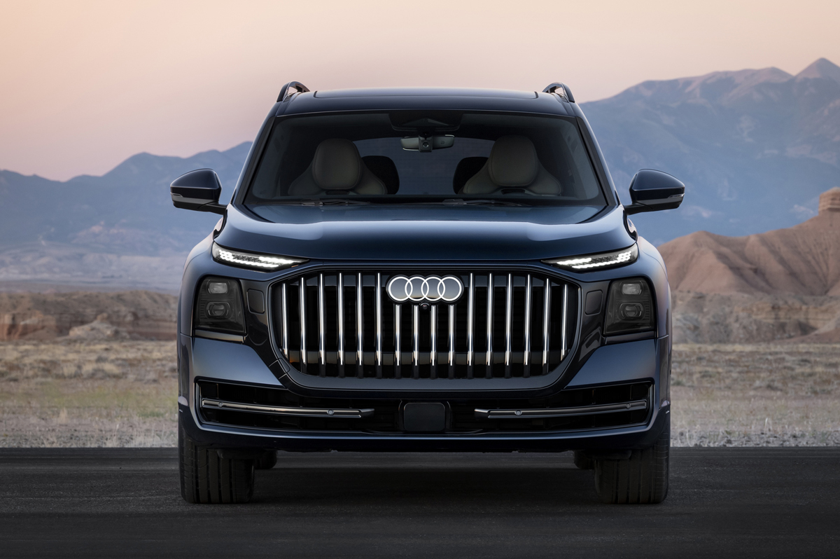 【アウディ史上最大】新型フラッグシップSUV「Q9」世界初公開。最高級リビングを内包する極上フルサイズSUV、それにしてもスゴい存在感である
