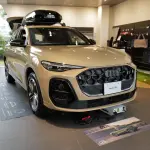 新型アウディQ5（ベージュ）のフロント