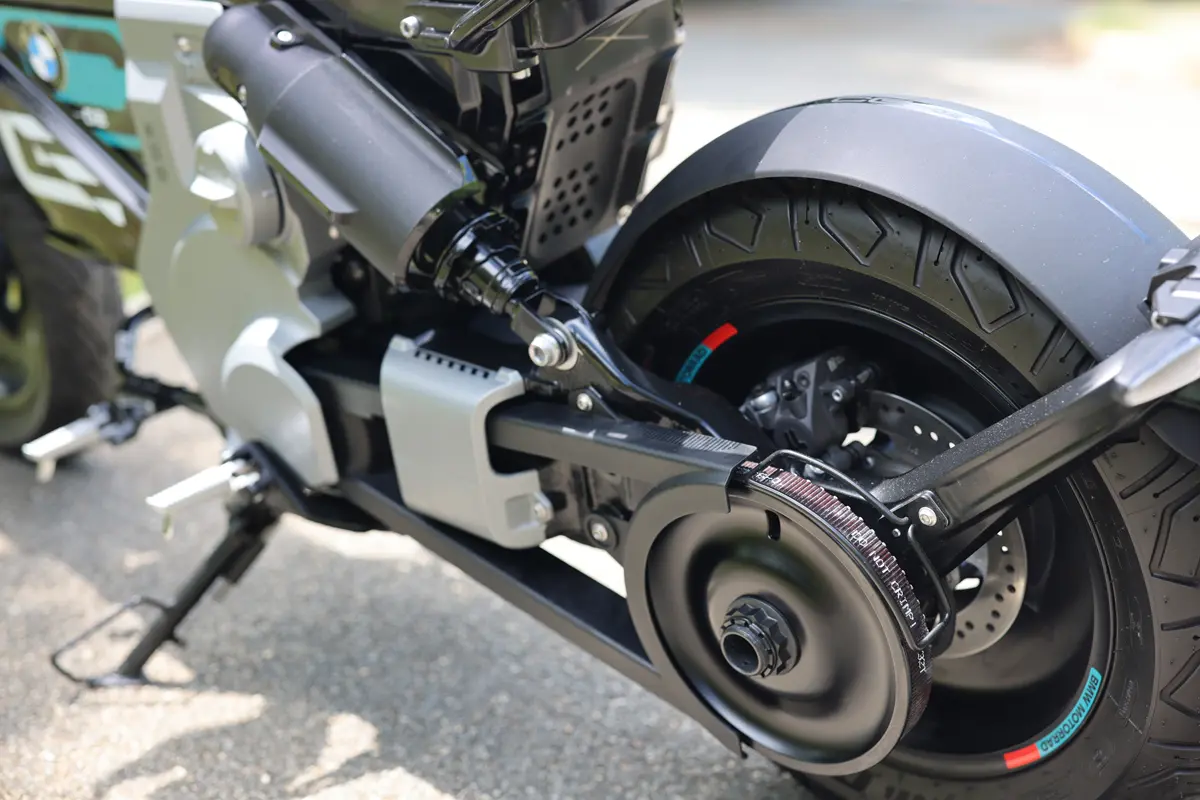 BMW CE 02のドライブトレーン