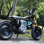 BMW CE 02の全景〜リア
