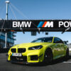 BMW M2「Mパフォーマンス トラックキット」装着車のエクステリア（イエロー）〜フロント、静止