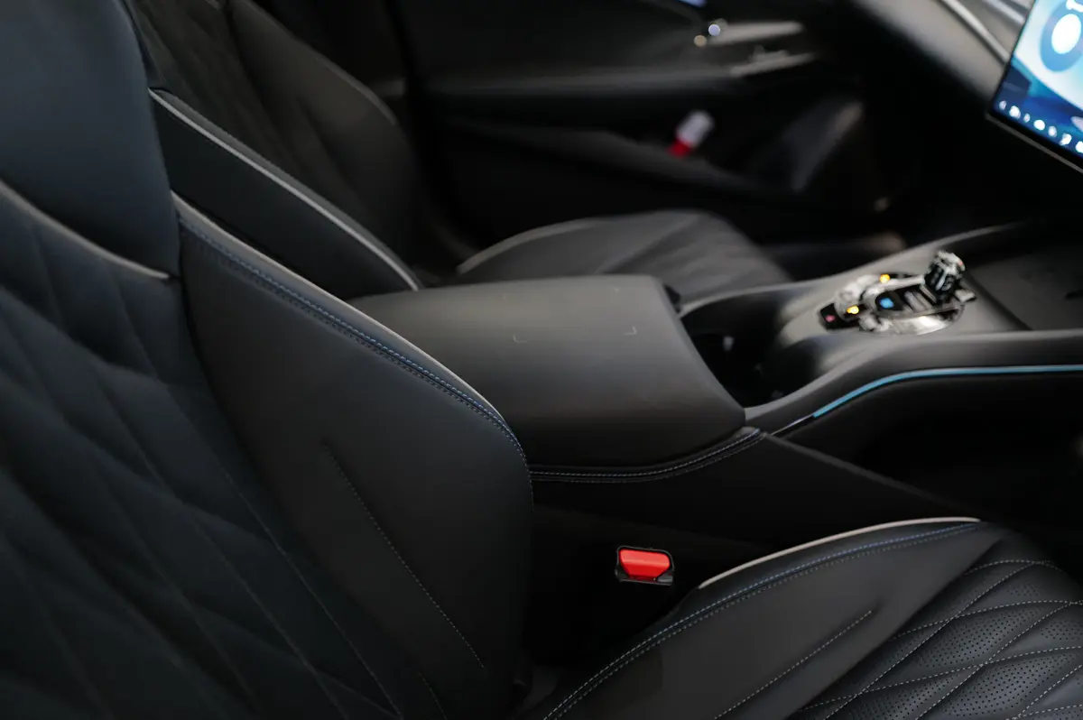 BYD SEALのインテリア〜シート