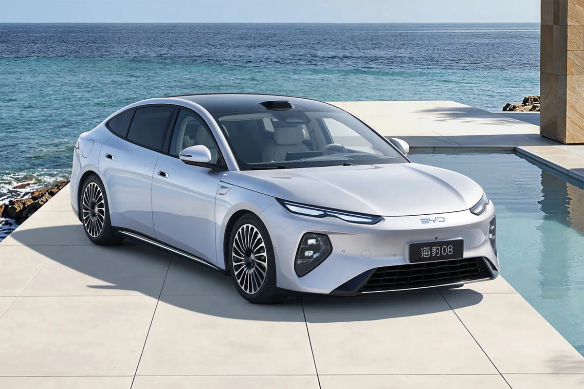 BYDのEV、シール08のエクステリア〜フロント（シルバー）
