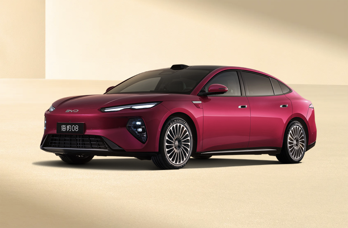 BYDのEV、シール08のエクステリア〜フロント（レッド）