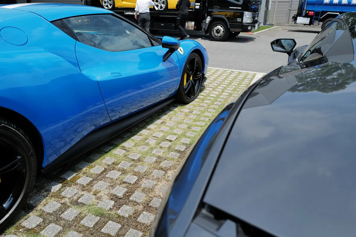 ランボルギーニ テメラリオとフェラーリ296GTB