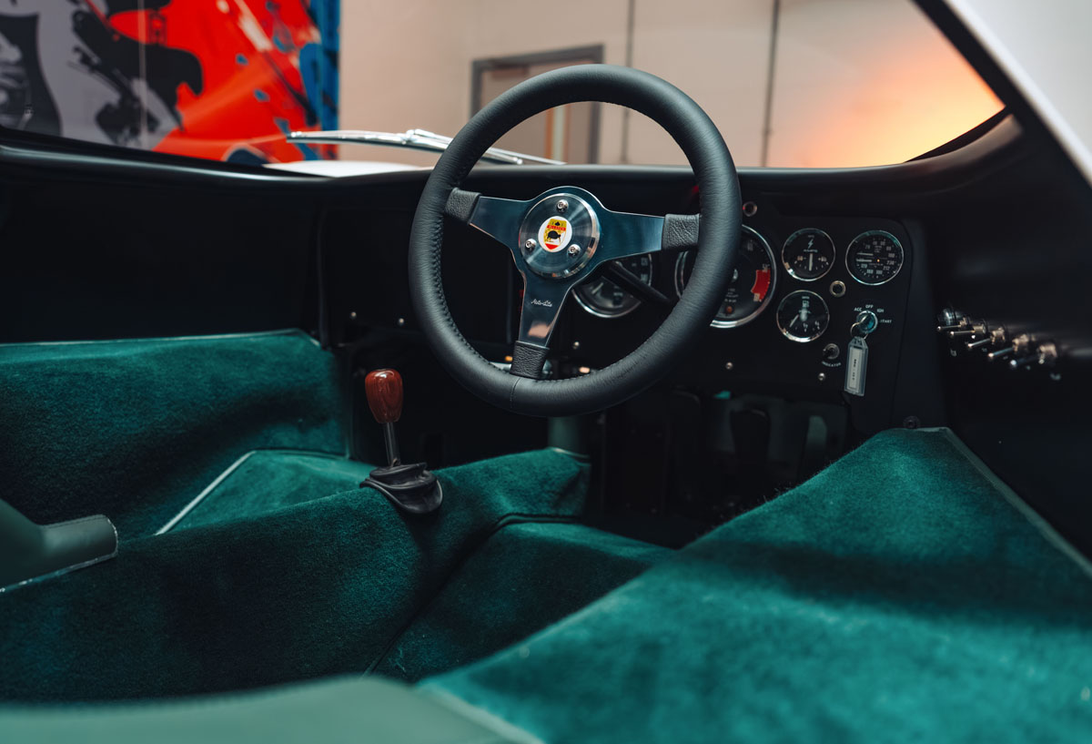 復元されたマクラーレン「M6GT」〜インテリア