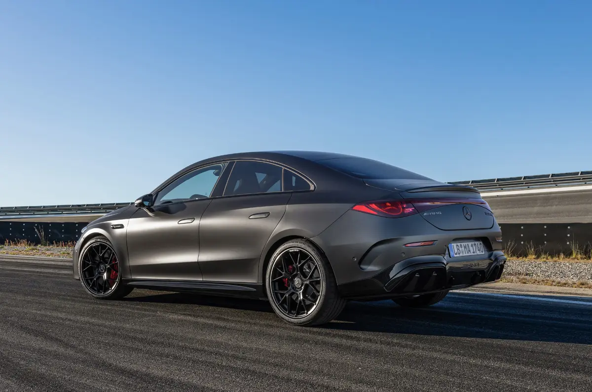 メルセデスAMG CLA45のエクステリア(マットブラック)〜リア