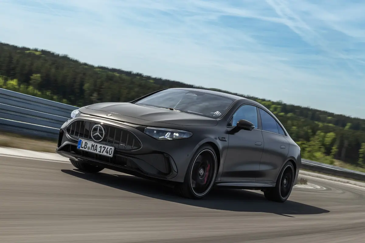 メルセデスAMG CLA45のエクステリア(マットブラック)〜フロント