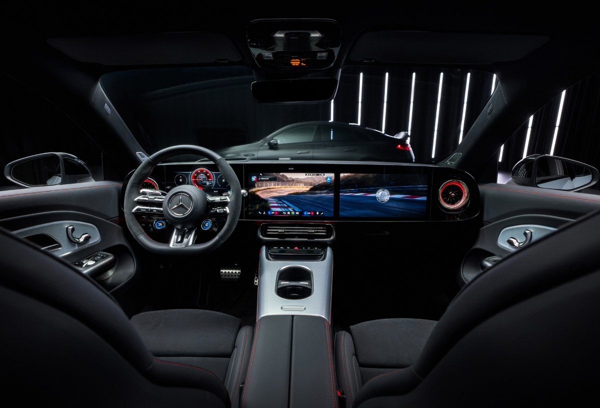 メルセデスAMG CLA45のインテリア全景