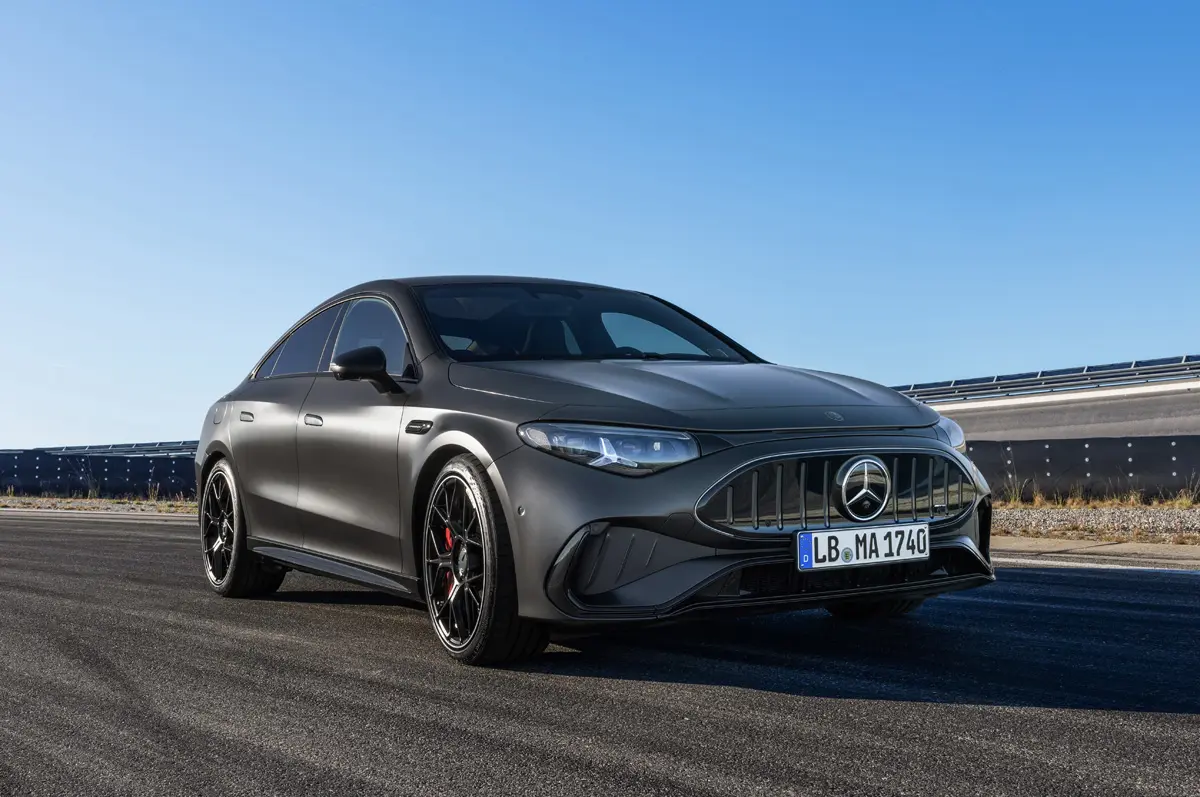 メルセデスAMG CLA45のエクステリア(マットブラック)〜フロント
