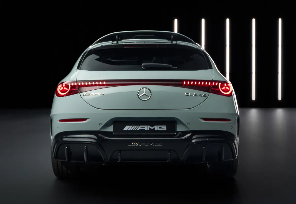 メルセデスAMG CLA45シューティングブレークのエクステリア(グリーン)〜リア