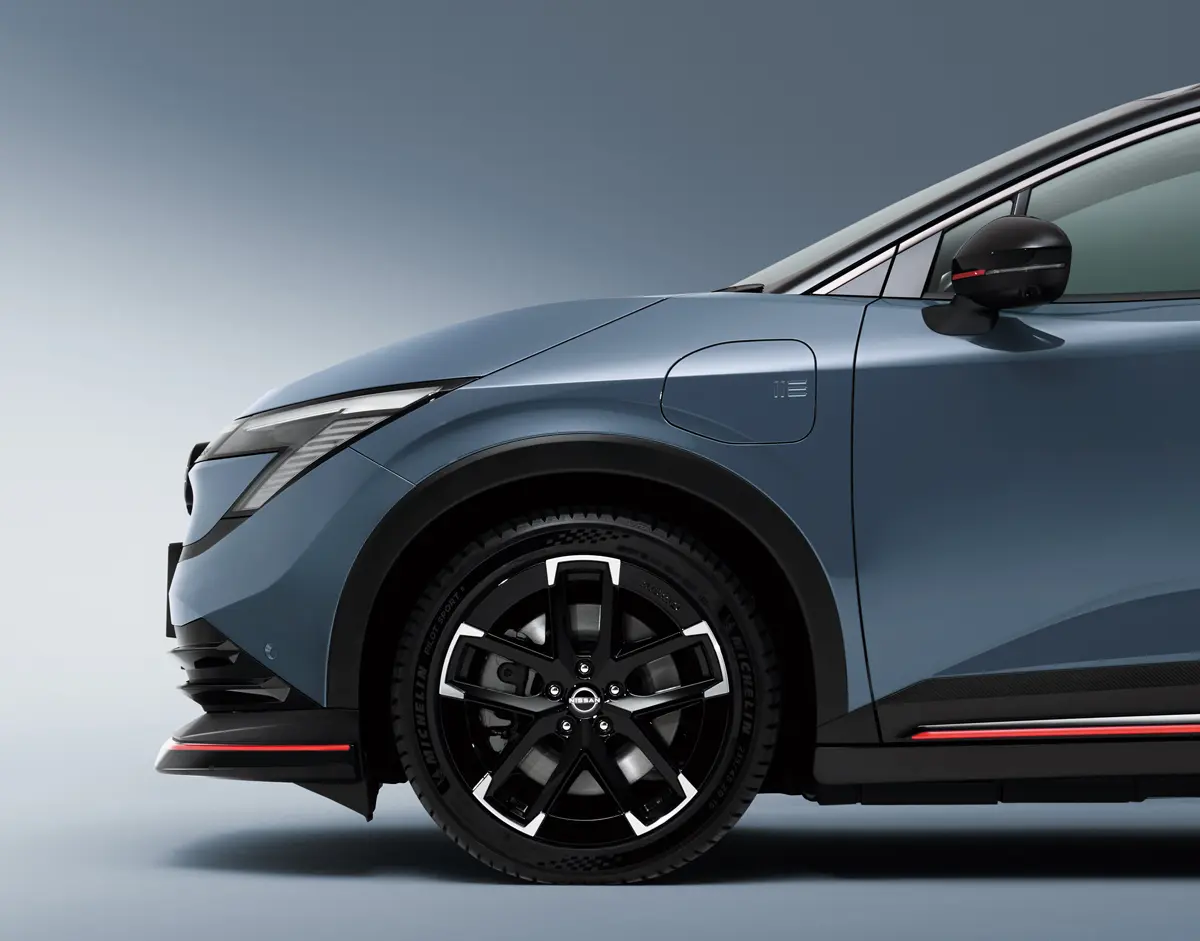 日産「リーフ NISMO」のフロントサイド