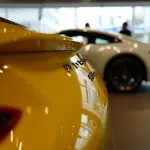 991世代のポルシェ911のリア（イエロー）