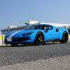 ブルーのフェラーリ296GTB（フロント）