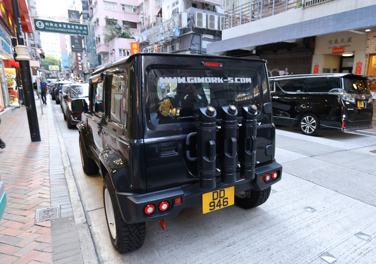 香港で見かけたスズキ・ジムニー