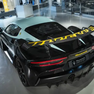 マセラティ GT2ストラダーレ「MC12トリブート」のリア
