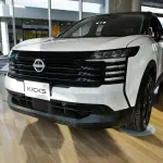 日産キックス（ホワイト）のエクステリア〜フロント