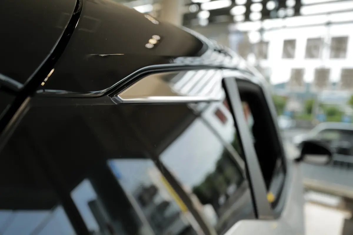 日産キックス(ホワイト)のエクステリア〜ルーフ