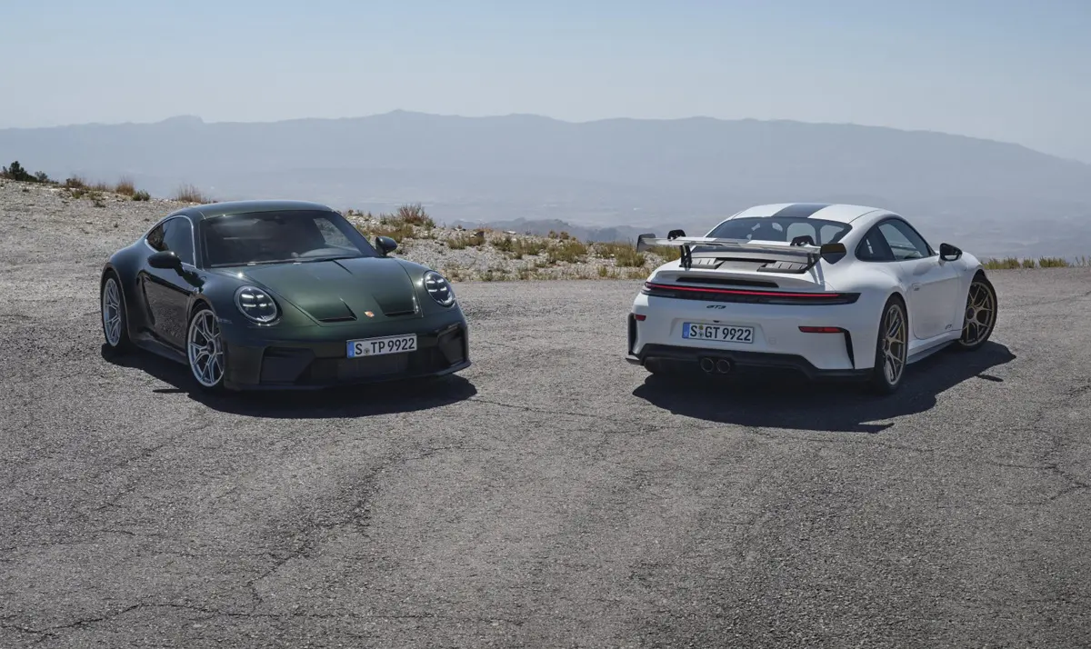 ポルシェ911 GT3ツーリングとGT3全景