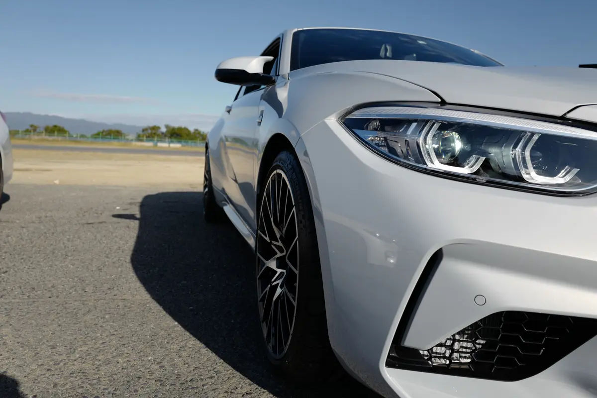 BMW M2のエクステリア〜ヘッドライト