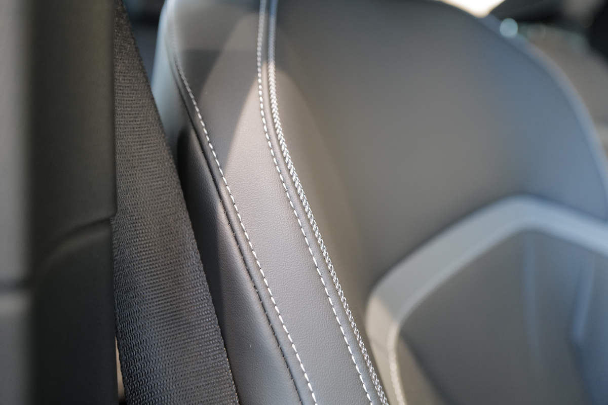 新型BMW iX3のインテリア〜シート