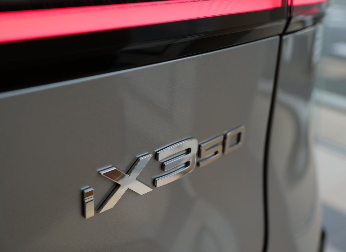 新型BMW iX3のエクステリア〜モデルネーム