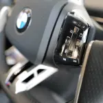 新型BMW iX3のインテリア〜ステアリングホイール