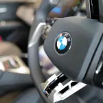 新型BMW iX3のインテリア〜ステアリングホイール