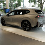 新型BMW iX3のエクステリア（グレー）〜リアサイド