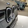 新型BMW iX3のエクステリア（グレー）〜フロント（キドニーグリル）