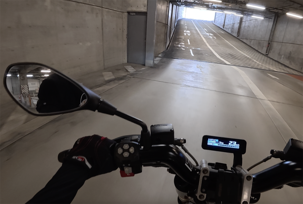 グランフロント北館のバイク用駐車場(駐輪場)