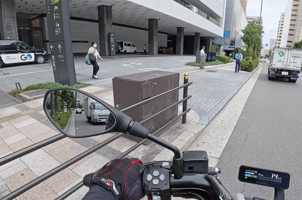 グランフロント北館のバイク用駐車場(駐輪場)