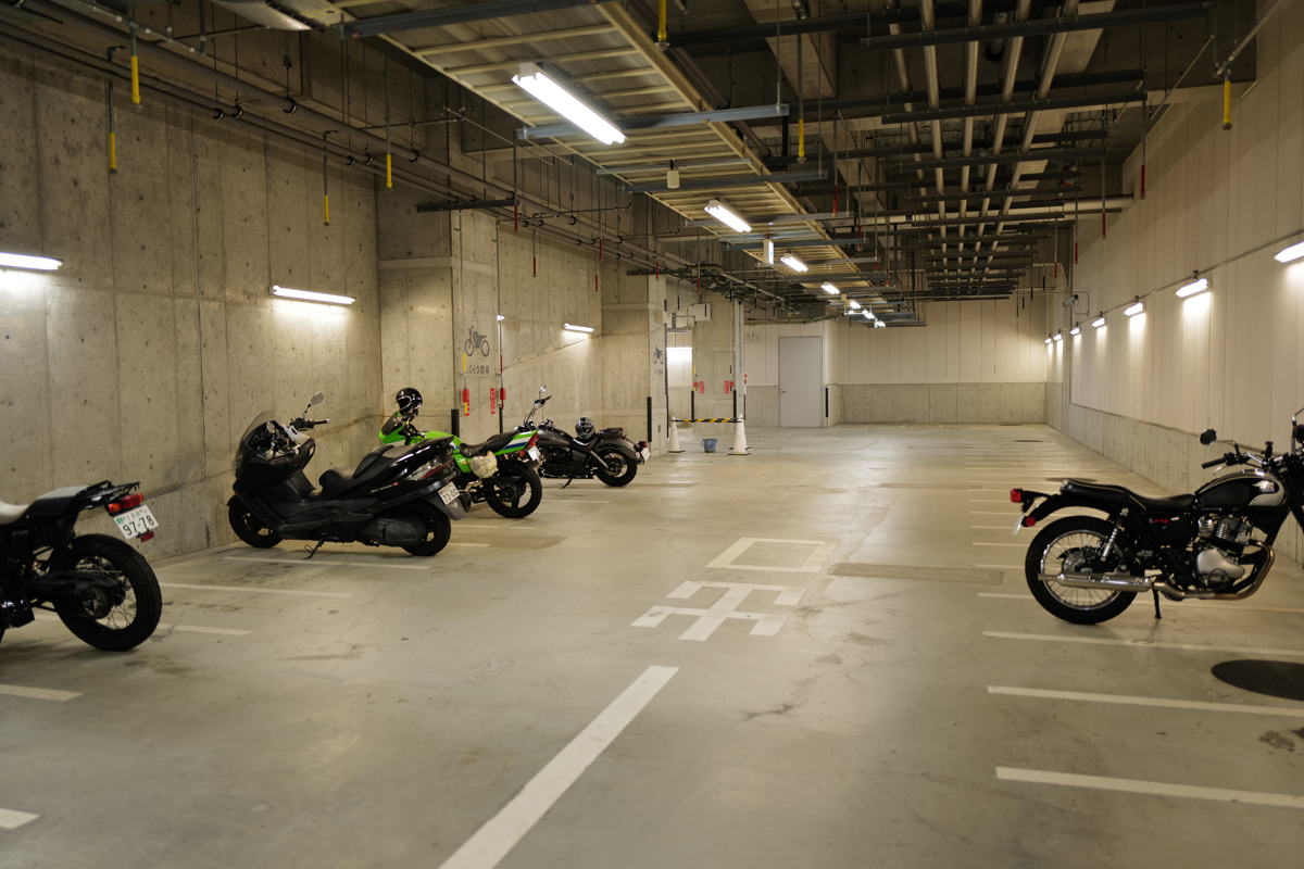 グランフロント北館のバイク用駐車場(駐輪場)