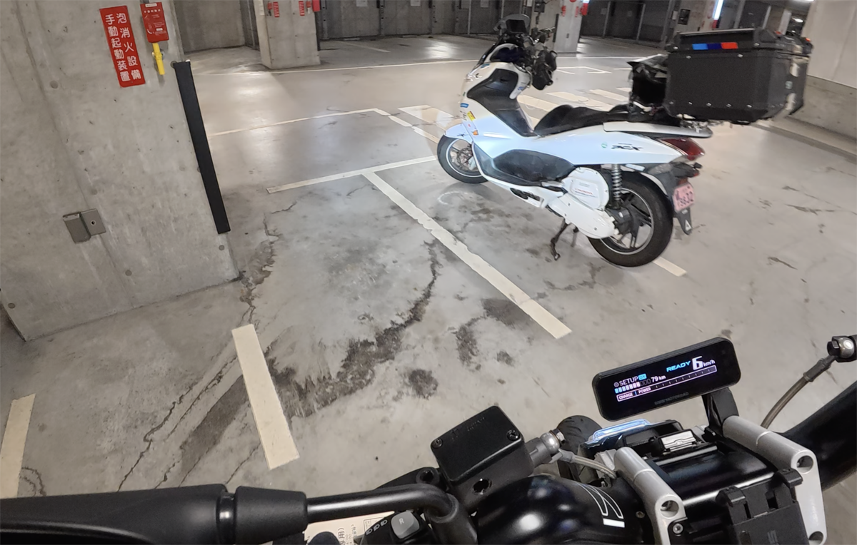 グランフロント北館のバイク用駐車場(駐輪場)