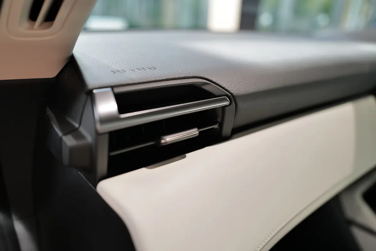 マツダCX-５のインテリア（エアコン吹き出し口）