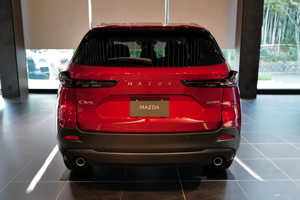 【試乗】一見「同じように見える」マツダCX-5とCX-60はどちらを選ぶべきか？　「走りならCX-60」「先進性ならCX-5」、ボクとしてはCX-5（後編）