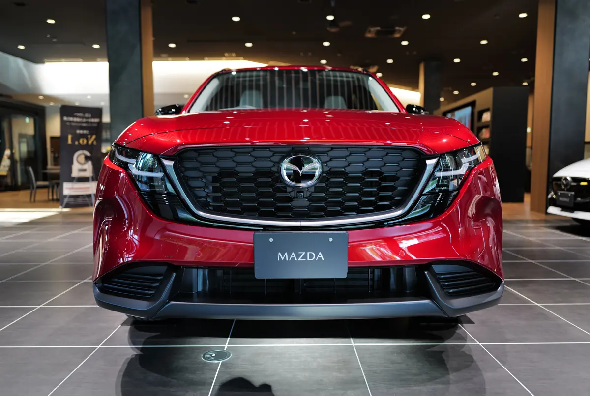 【試乗】一見「同じように見える」マツダCX-5とCX-60はどちらを選ぶべきか？　CX-60は「これまでのマツダ」、CX-5は「これからのマツダ」（前編）